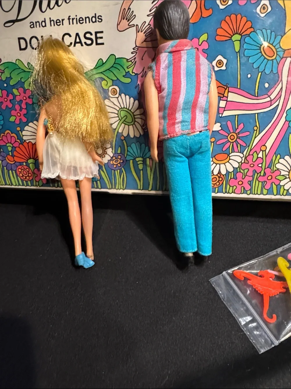 Dawn and Her Friends Doll Case w/Dawn & Gary - Picture 4 of 16